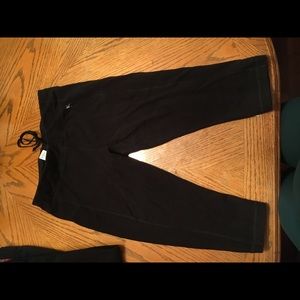 Fitted black leggings